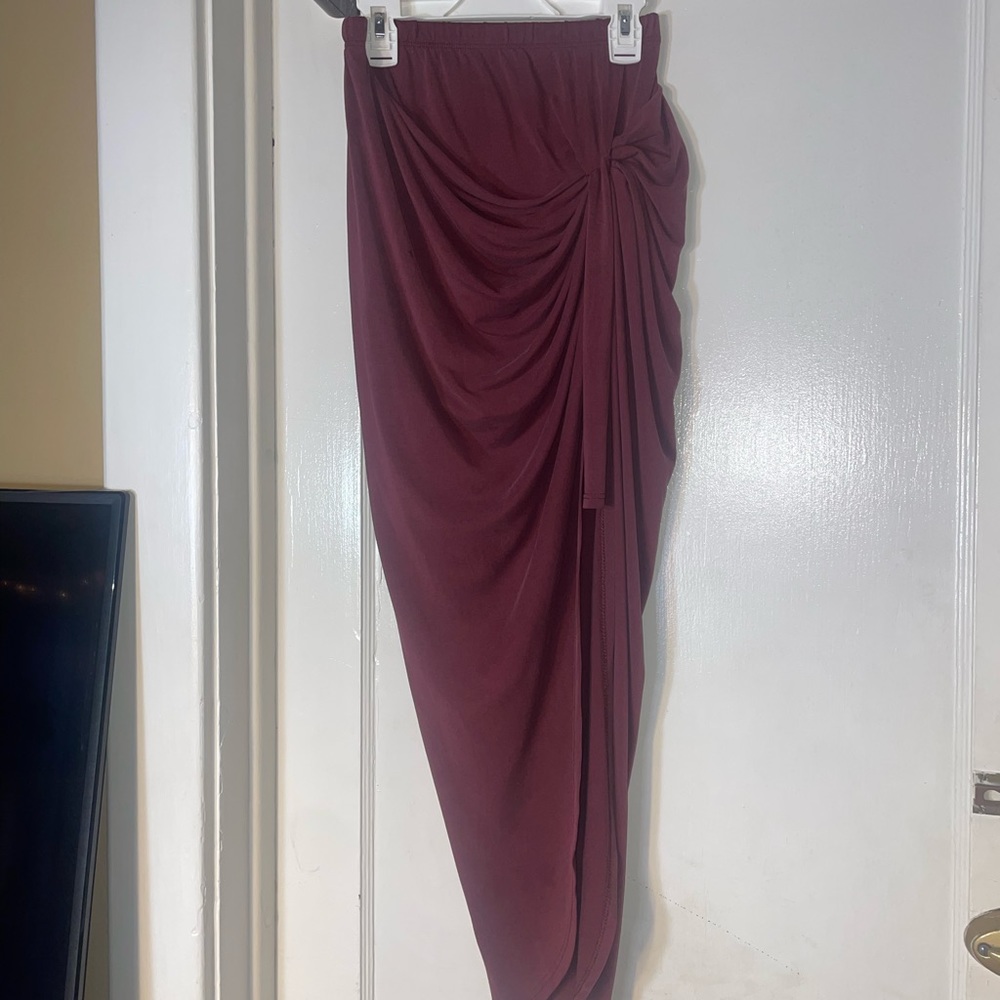 Alya maroon high-low skirt size S
